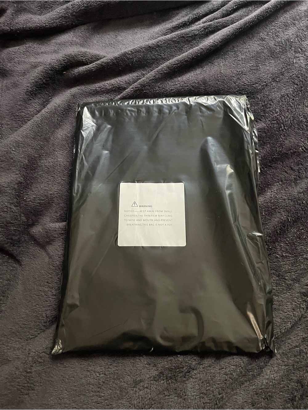 100 10x13 black poly mailers
